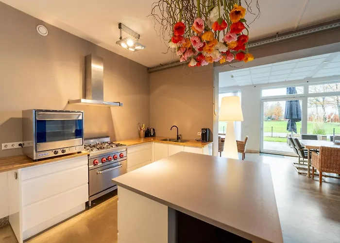 Ferienhaus Near Airport And Paleis 't Loo *