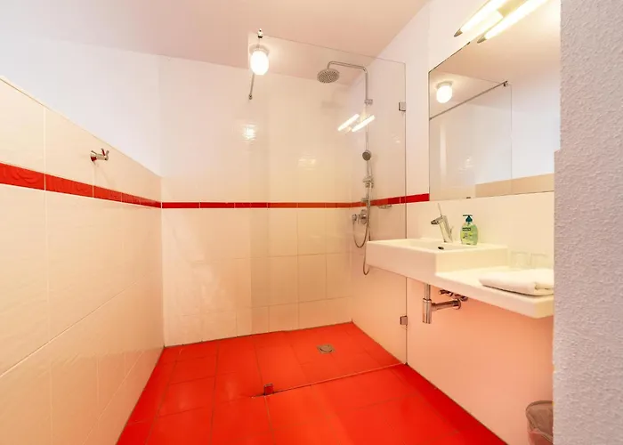 Ferienhaus Near Airport And Paleis 't Loo *