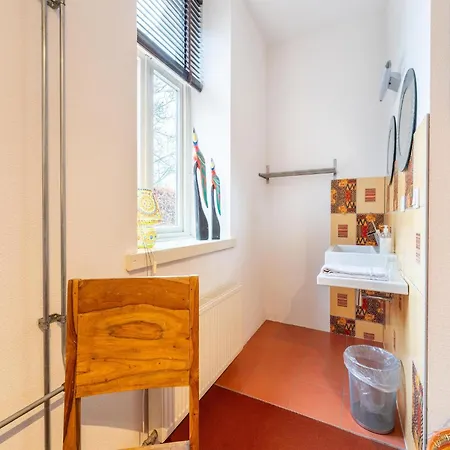 Near Airport And Paleis 't Loo Nyaraló