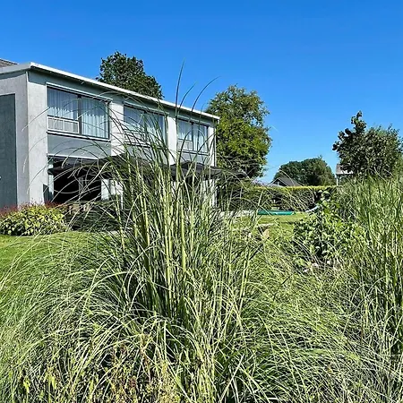 Nyaraló Near Airport And Paleis 't Loo *