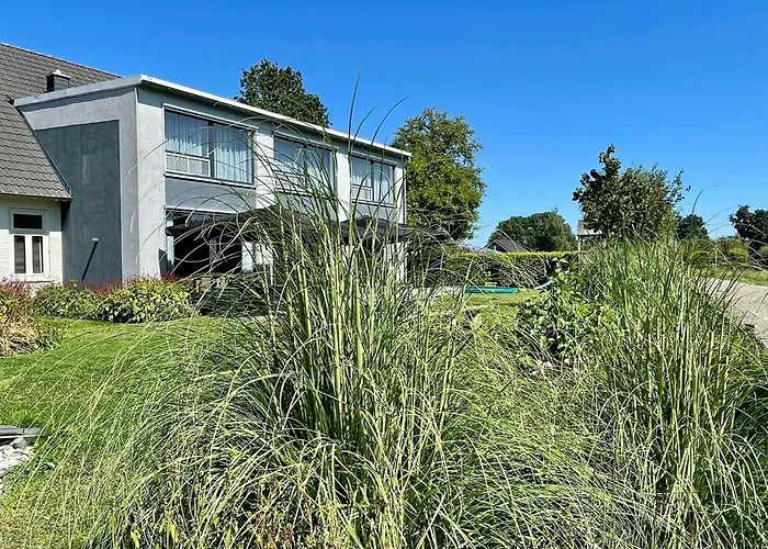 Дом отдыха Near Airport And Paleis 't Loo *